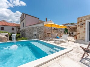 Pool - "Haus 51" direkt am Strand by Interhome (Pašman/Kraj)