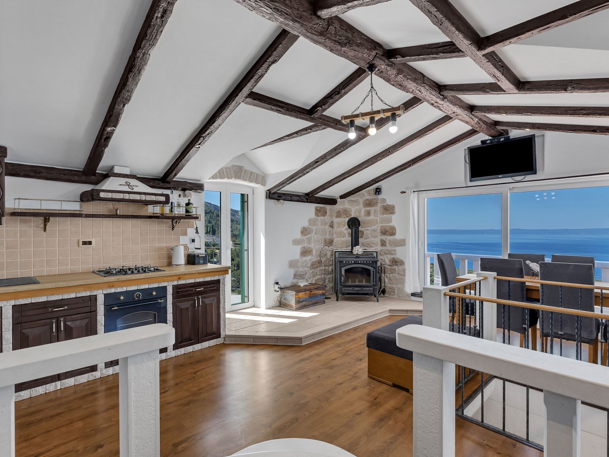 Kühlschrank, Ofen, Geschirrspüler, Kochgeschirr/Geschirr/Besteck