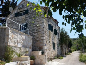 Exterior - Charmantes Steinhaus mit Pool und Panoramablick by Interhome (Brač/Bobovišća na Moru)