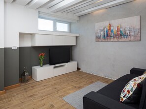 Fernseher, Kamin