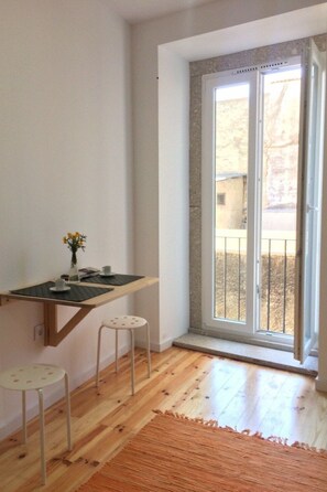 Interior - Gelbes Haus im historischen Zentrum by Interhome (Aveiro)