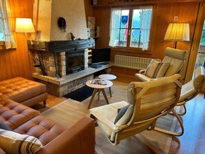 Televisión, chimenea