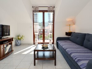 Living area - Mirjana mit Parkplatz by Interhome (Trogir/Slatine)