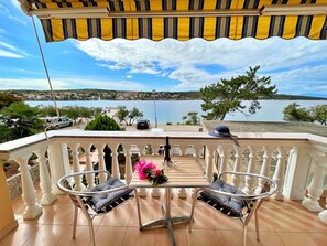 Outdoor dining - Villa Tiha Lili by Interhome (Polje)