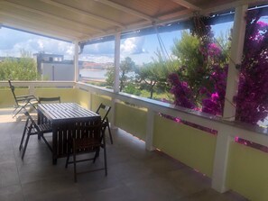 Outdoor dining - Appartement mit Blick auf das Wasser by Interhome (Vir)