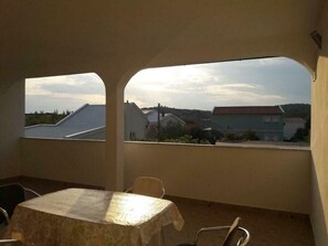 Outdoor dining - Vacation home Simun by Interhome (Karlobag)