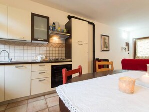 Private kitchen - Rote Rose by Interhome (Cavagnolo)