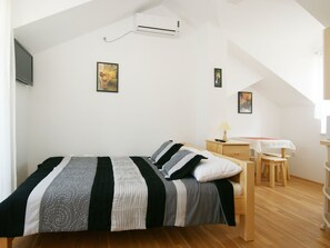 Internet - Wohnung "Trio 13" by Interhome (Srima)