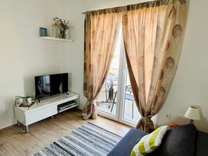 Living area - Neugebaute Wohnung im Erdgeschoss by Interhome (Karin)