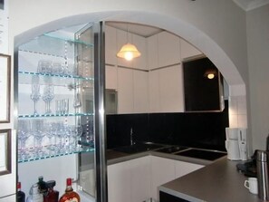 Frigorifero, microonde, forno, lavastoviglie