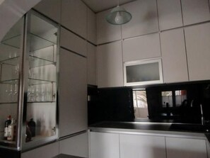 Fridge, microwave, oven, dishwasher - Apartment EG by Interhome (Vir)