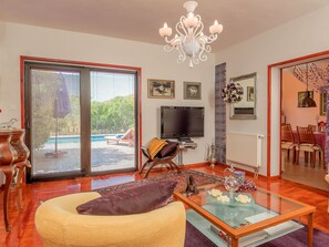 TV, DVD player - Villa Aquarius by Interhome (Podstrana)