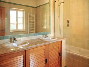 Towels - Haus in Praia Pedras del Rey mit 3 Pools 3 by Interhome (Obidos)