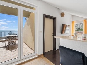 Interior - Ferienappartement mit zwei Meerblick-Balkonen by Interhome (Omiš)
