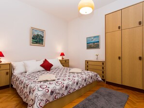 2 bedrooms, Internet - Strandnahe Ferienwohnung Jure mit großer Terrasse by Interhome (Trogir)