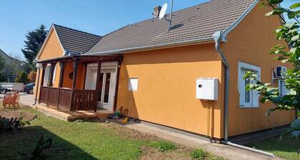 Schönes Ferienhaus mit Pool in ruhiger Lage by Interhome