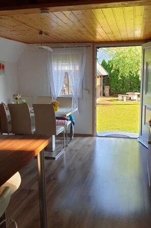 Dining - Gitta Hasz by Interhome (Balatonmariafurdo)