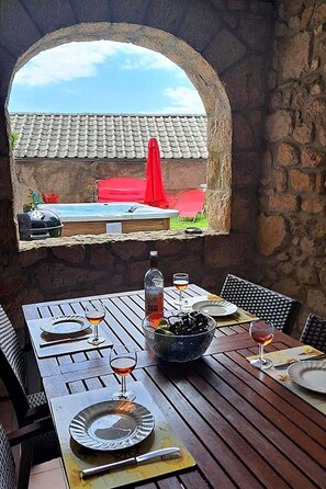 Outdoor dining - Geräumige Villa mit drei Schlafzimmern und einem ruhigen Garten by Interhome (Crikvenica/Barci)