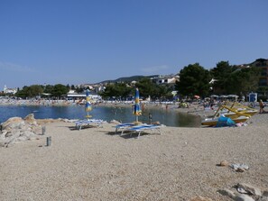 Beach - Geräumige Villa mit drei Schlafzimmern und einem ruhigen Garten by Interhome (Crikvenica/Barci)