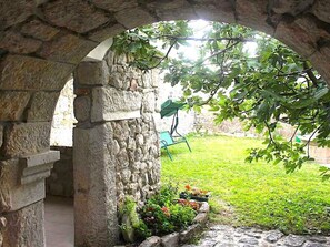 Property grounds - Geräumige Villa mit drei Schlafzimmern und einem ruhigen Garten by Interhome (Crikvenica/Barci)