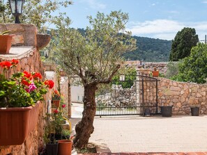 Property grounds - Appartement Casper mit Terrasse, Garten und Grill by Interhome (Lošinj / Veli Lošinj)