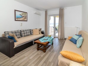 Living area - Wohnung für 6 Personen mit Panoramablick aufs Meer by Interhome (Novi Vinodolski)