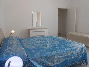 Room - Helles, einladendes Ferienapartment mit Sonnenterrasse in Strandnähe by Interhome (Acquarica del Capo)