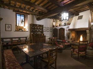 Dining - Charmante Schlossunterkunft mit Schwimmbad by Interhome (Castel Cellesi)