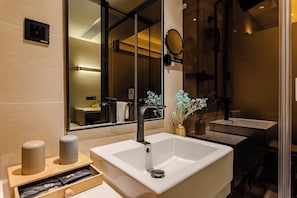 Signature Double Room, City View | Bathroom