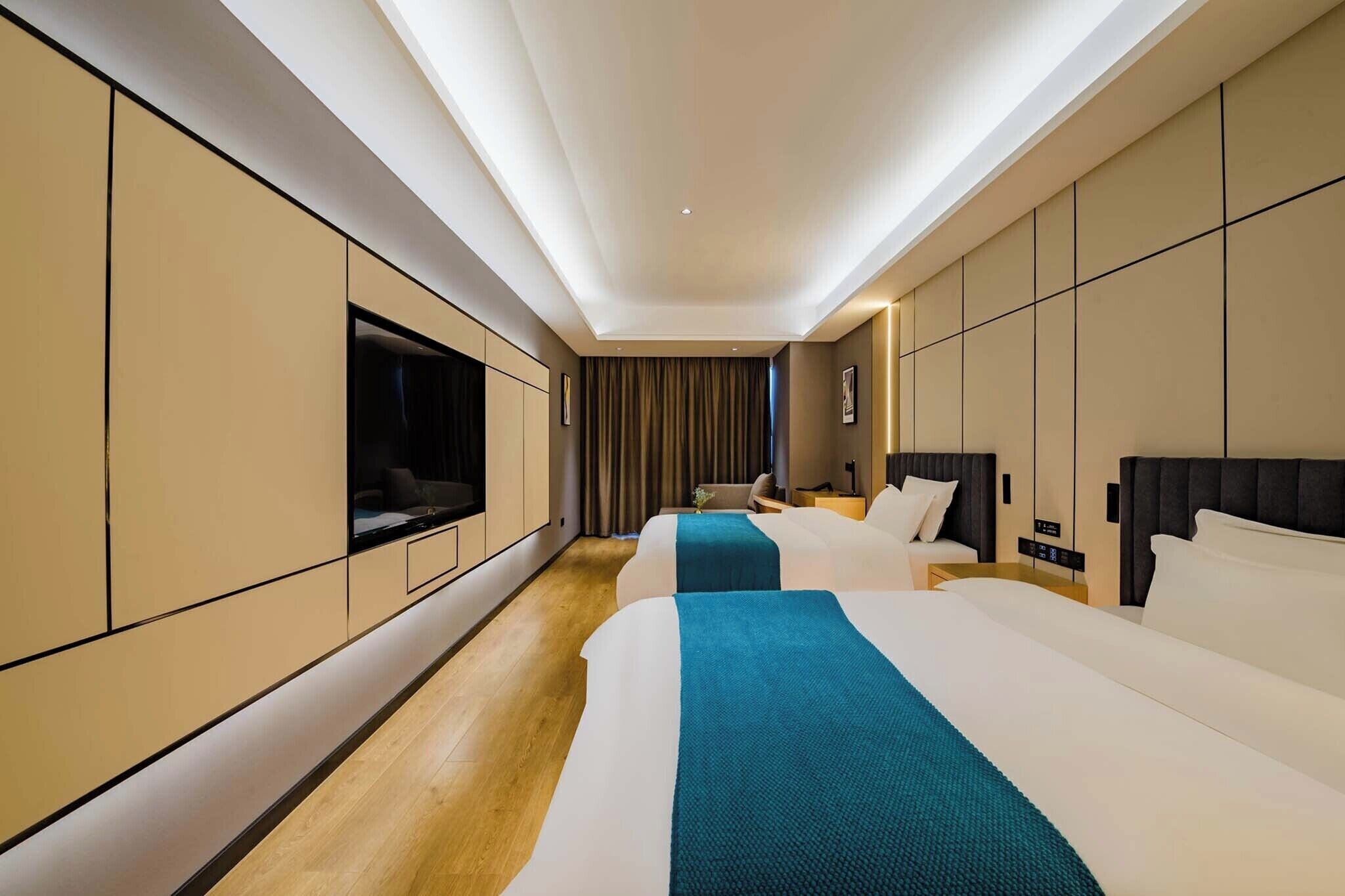 Standard Twin Room, City View | Premium bedding, minibar, individually decorated, individually furnished