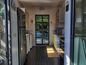 Kitchen / Dining Room - Haus der Musik 270m Veranda, Garten und Pool by Interhome (Ostra)