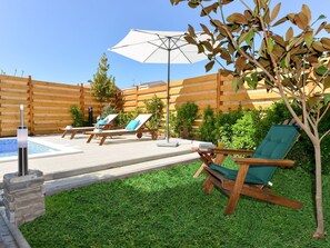 Pool - Villa Šima- Luxusappartement mit privatem Pool by Interhome (Zadar)