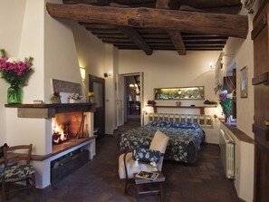 Interior - Bezaubernde Wohnung im Schloss mit Schwimmbad by Interhome (Castel Cellesi)