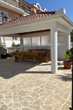 Outdoor dining - Belafuza in Zadar by Interhome (Zadar)