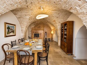 Dining - Antike Villa mit privatem Pool, Spa und türkischem Bad by Interhome (Ostuni)