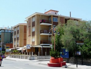 Esterni