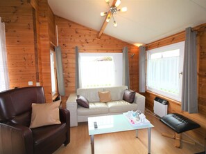 TV, DVD player - "Beachpark" by Interhome (Renesse)
