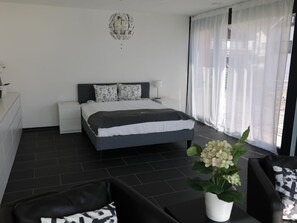 Internet - Villa am See 1 / Beach House by Interhome (Sisikon)