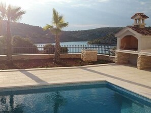 Pool - Villa Elena mit Pool, nur 60 Meter zum Meer by Interhome (Marina)