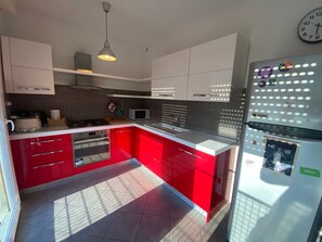 Fridge, microwave, oven, dishwasher - 'Villa Nicola by Interhome (Primavalle)