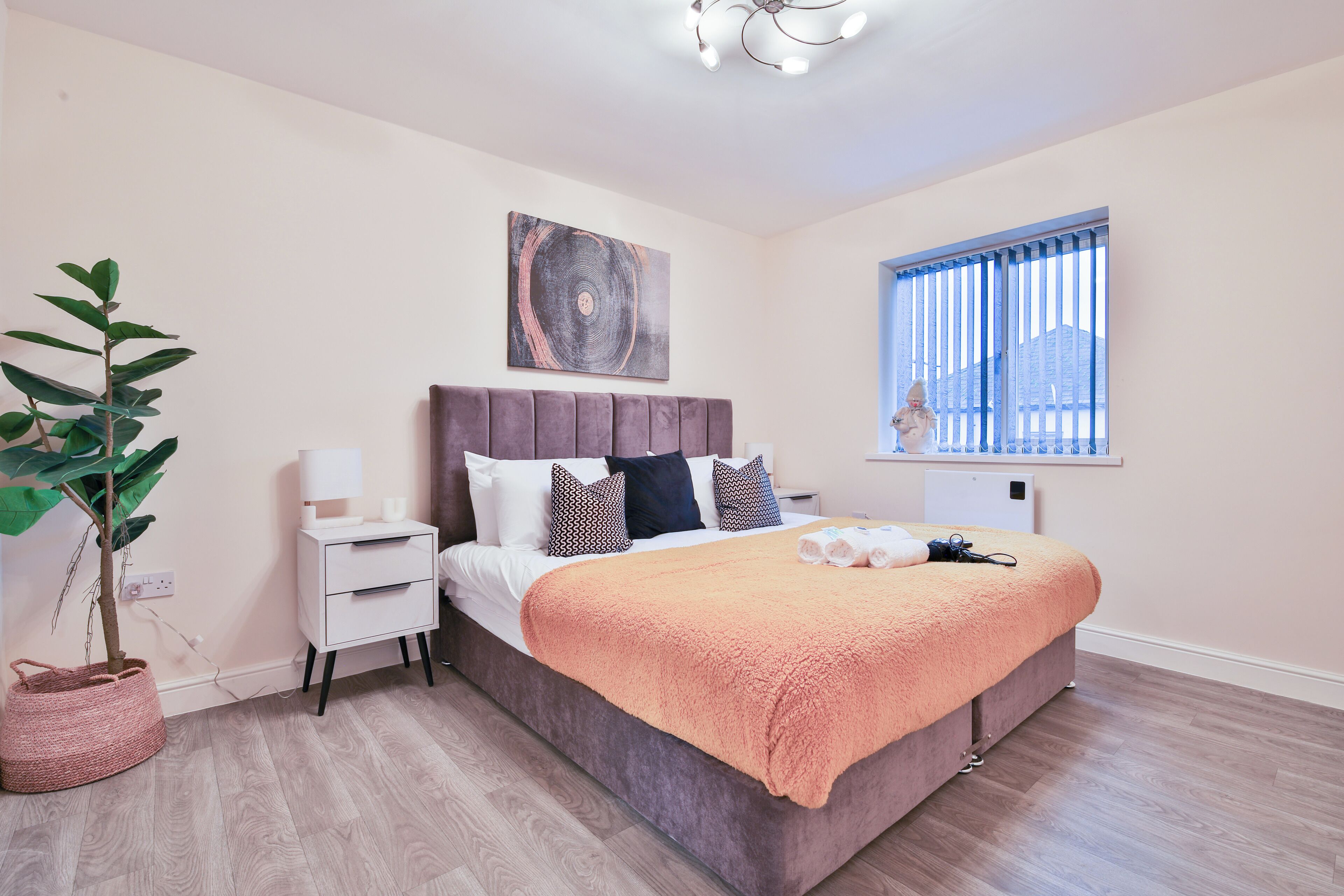 Escrivaninha, ferros/tábuas de passar roupa, Wi-Fi de cortesia