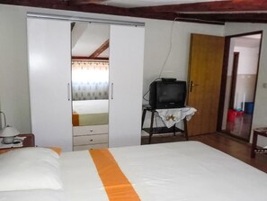 Internet - für 4 Personen  + 2 Kinder ca. 60 m² in Zubovici, Adriaküste Kroatien (Kro by Interhome (Pag/Zubovići)