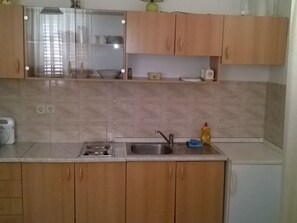 Refrigerador y utensilios de cocina 