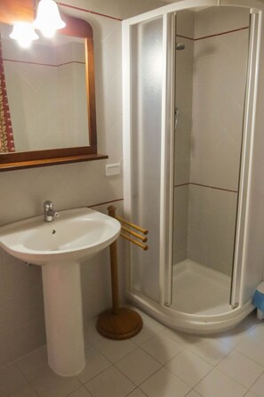 Towels - "Pieve pomaia Trilo5 by Interhome (Castellina Marittima)