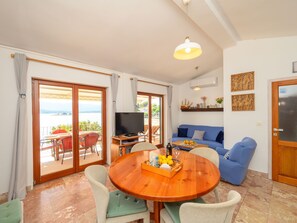 Dining - "Haus Gluscevic" direkt am Strand by Interhome (Klek)