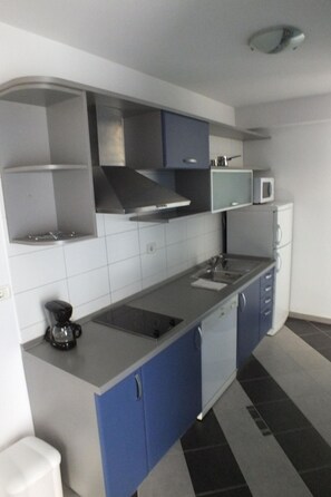Fridge, microwave, oven, dishwasher - "Lavanda" mit Blick auf das Wasser by Interhome (Umag/Zambratija)