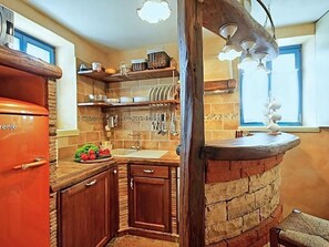 Fridge, microwave, oven, dishwasher - Vacation home Simone by Interhome (Dracevac)