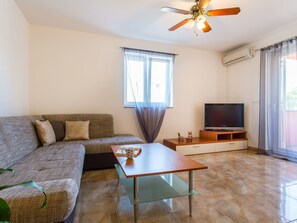 TV - Apartment Deja by Interhome (Krk/Šilo)
