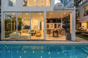Pool - Luxe 6BDR Retreat w/ Putting Green + Game Room | Bouldin Collective by AvantStay (Austin)