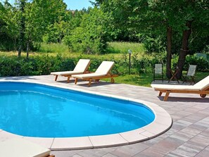 A heated pool - in Šilo mit Gemeinschaftspool by Interhome (Krk/Šilo)